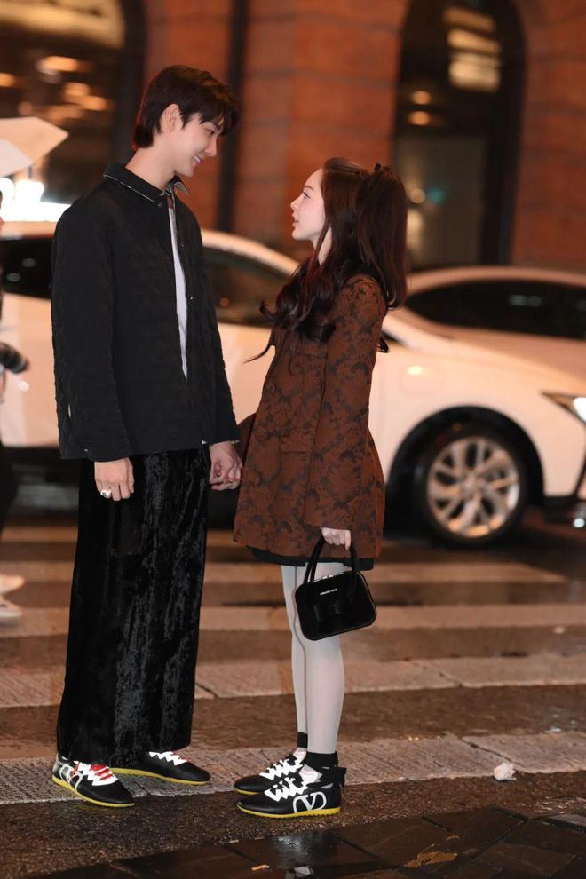 都在穿这双“芭蕾运动鞋”j9九游会入口好品味的人(图12)