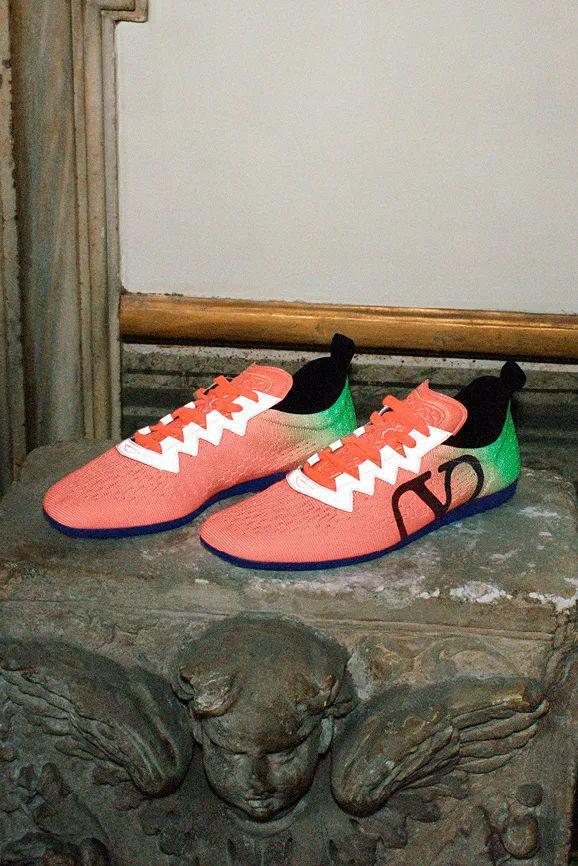 都在穿这双“芭蕾运动鞋”j9九游会入口好品味的人(图11)