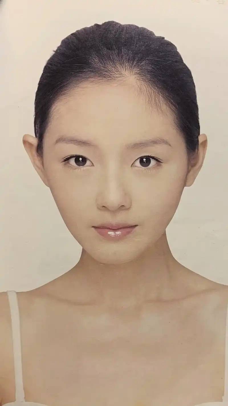 睡衣和凉鞋出门衣着单薄惹人心疼j9九游会入口大S儿子首露面穿(图16)