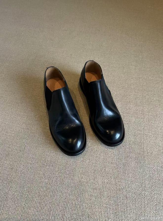 皮鞋在年轻人穿搭中的新趋势j9九游会登录知识分享｜