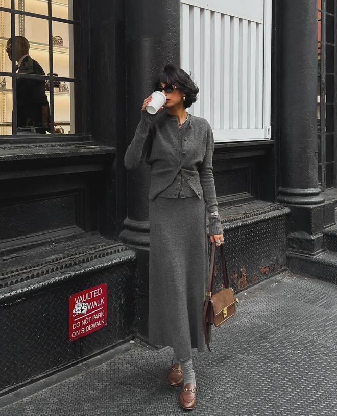 火的是“巧克力鞋”这样穿太经典了！J9数字平台老爹鞋失宠了今年春天最(图9)